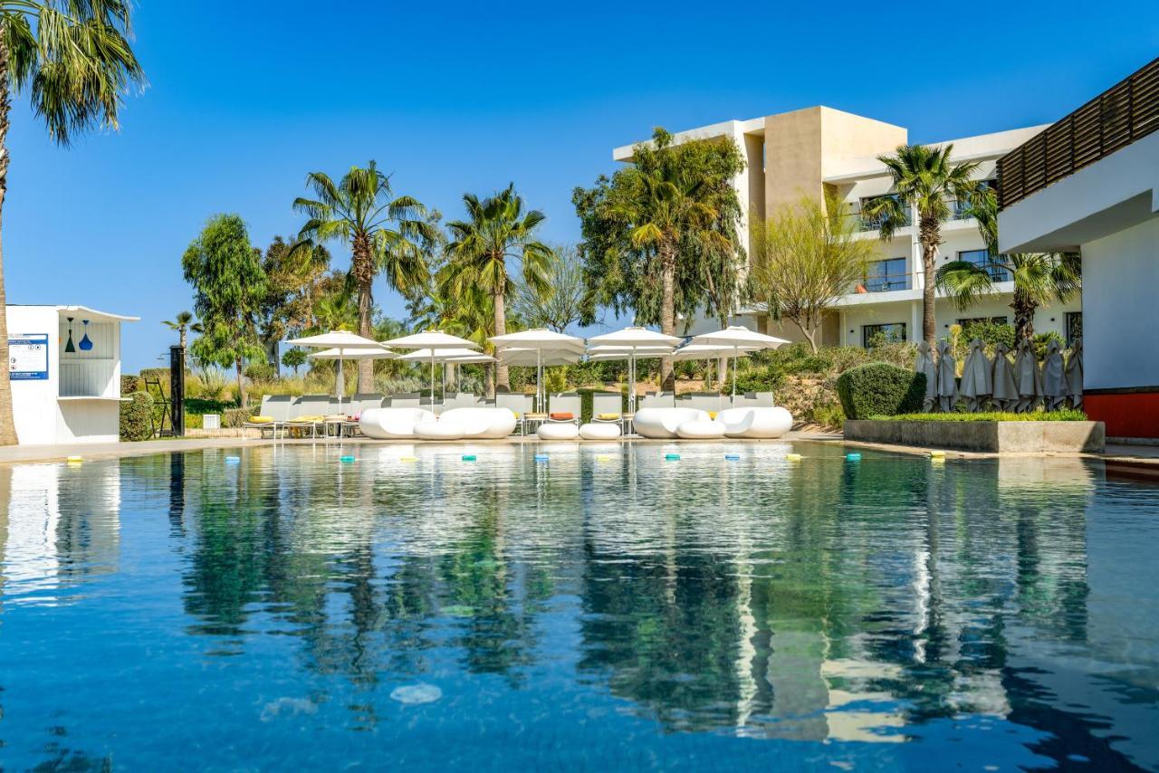 Hyatt Place Taghazout Bay Exteriör bild The swimming pool at the hotel
