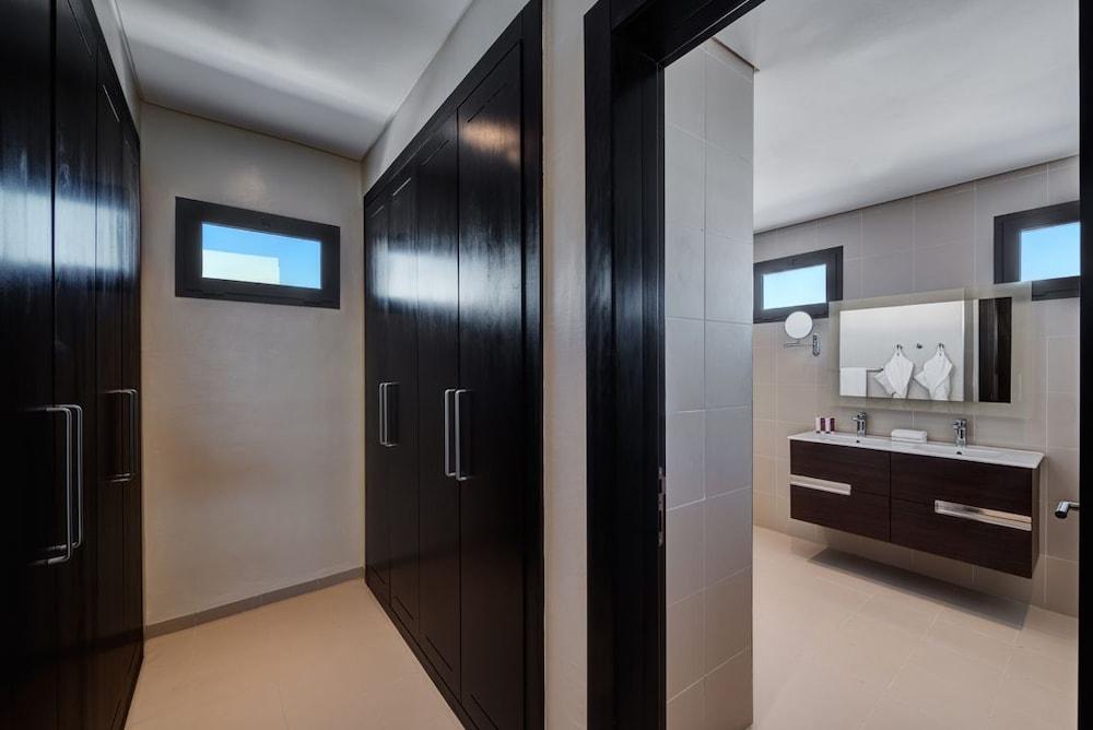 Hyatt Place Taghazout Bay Exteriör bild Sliding doors