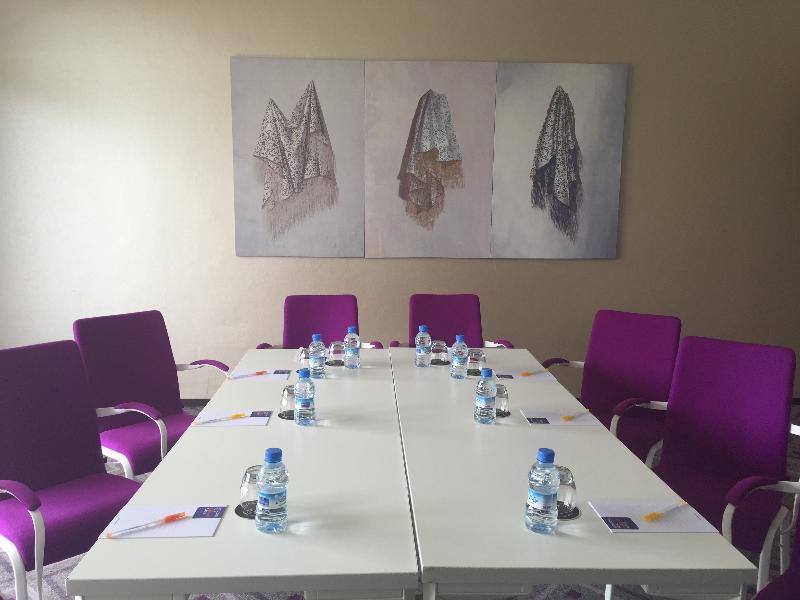 Hyatt Place Taghazout Bay Exteriör bild A meeting room at the hotel